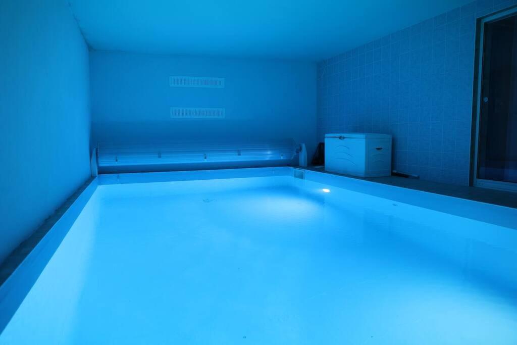 Villa Avec Piscine Interieure Holtzheim Exteriör bild