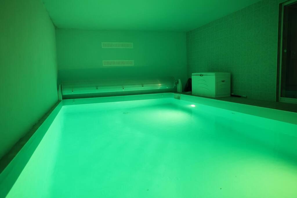 Villa Avec Piscine Interieure Holtzheim Exteriör bild